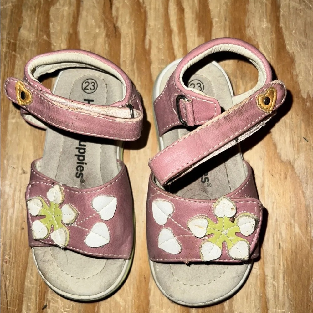 Kids girls pink Hush Puppies sandals- size 23 (kids 7-7.5)